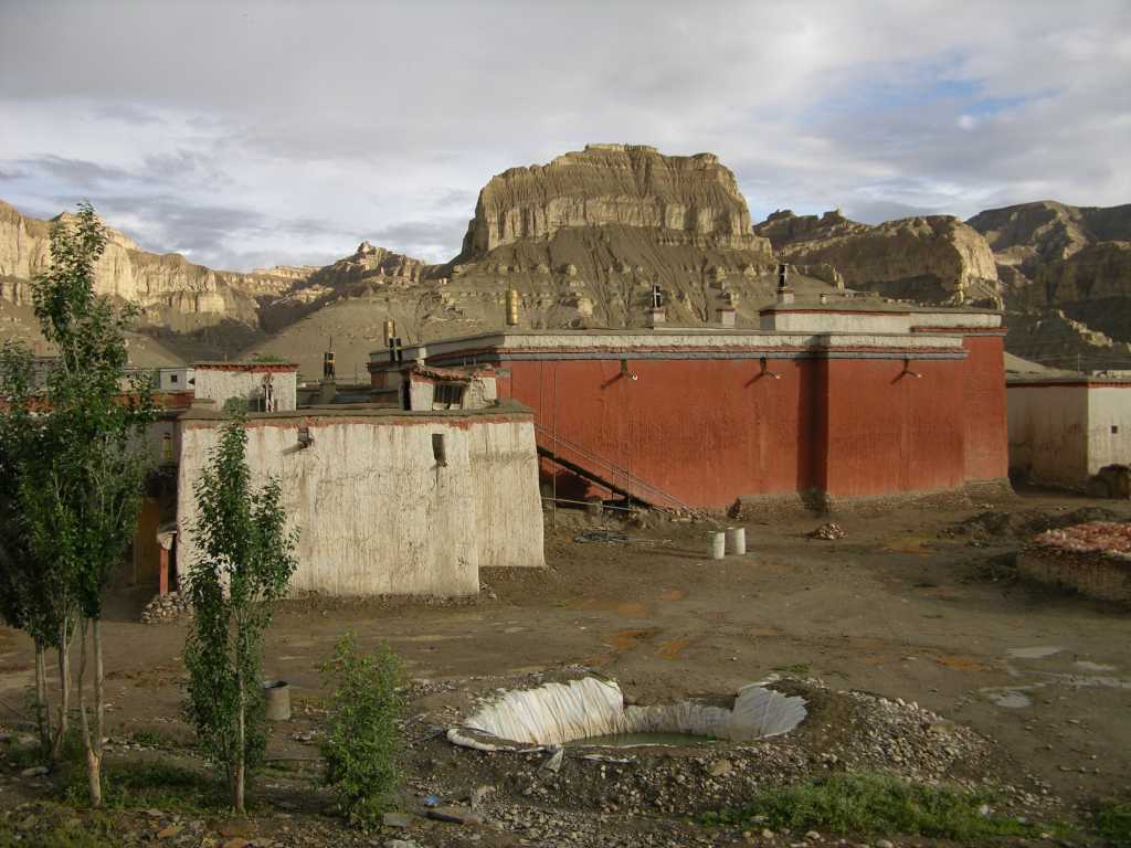 Tibet Guge 03 Tholing 02 Red Temple Outside Tholing's Red Temple (Dukhang) has especially fine wall murals from 15-16C, showing strong Kashmiri and Nepali influences. Here is a side view of the Temple.